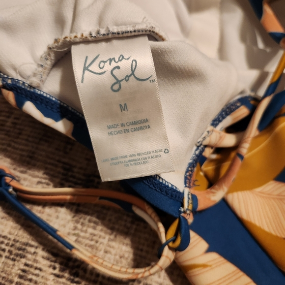 Kona Sol One-piece Swimsuit - Picture 4 of 4